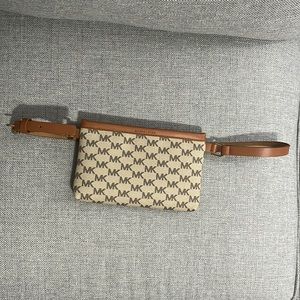 Micheal Kors Wallet Belt